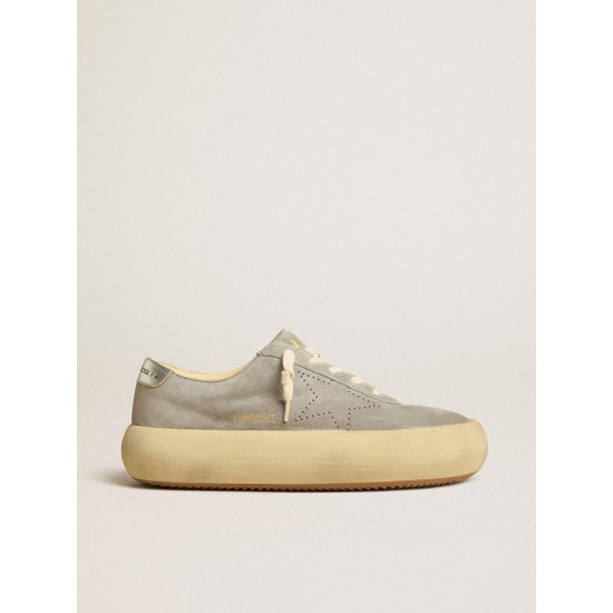 Women's Space-Star shoes in ice-gray suede with perforated star